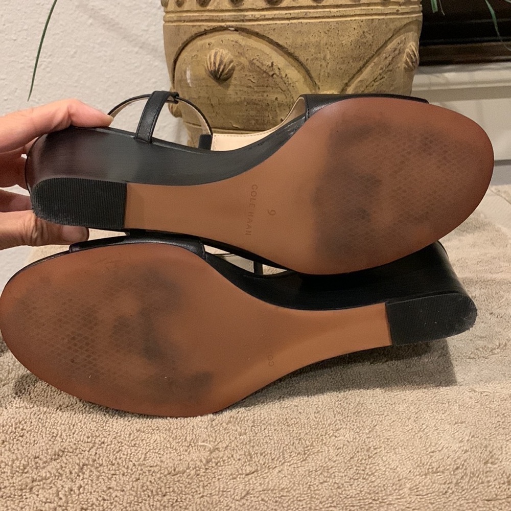 Cole Haan Black Leather Sandals - Size 9 - Picture 12 of 13